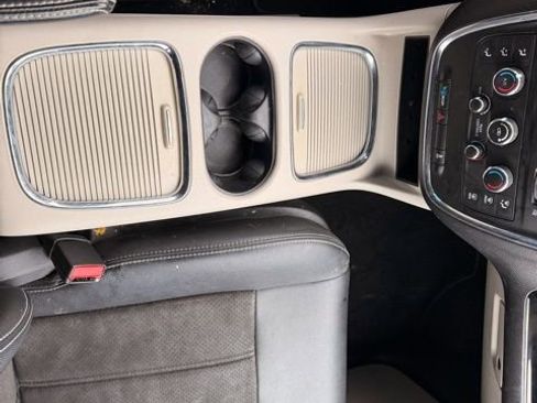 Used 2019 Dodge Grand Caravan SXT image 19