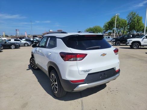 Used 2026 Chevrolet TrailBlazer LT w/ Convenience Package FWD image 5