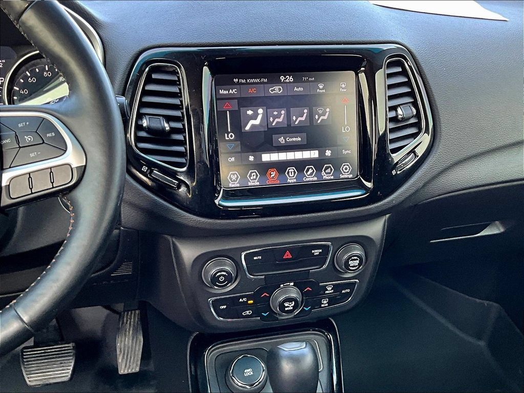 Used 2018 Jeep Compass Limited AWD/4WD image 11