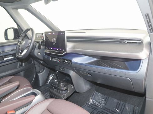 Used 2025 Volkswagen ID. Buzz Pro S image 46