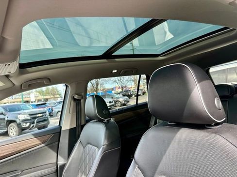 Used 2024 Volkswagen Atlas SEL Premium R-Line image 15