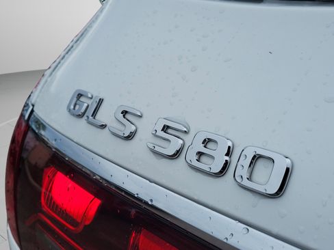 Certified 2026 Mercedes-Benz GLS 580 4MATIC image 33