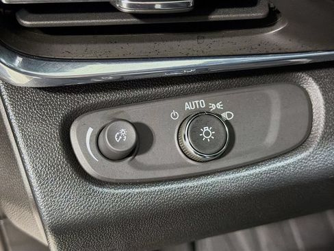 Used 2025 Buick Envista Preferred w/ Convenience I Package FWD image 13
