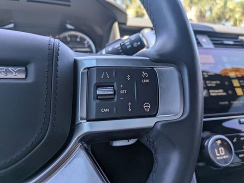 Used 2023 Land Rover Discovery HSE R-Dynamic AWD/4WD image 32