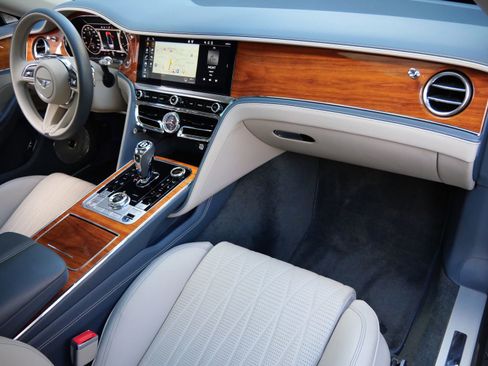 Used 2021 Bentley Flying Spur W12 AWD/4WD image 2