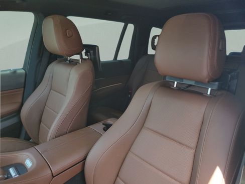 Used 2024 Mercedes-Benz GLS 450 4MATIC image 19