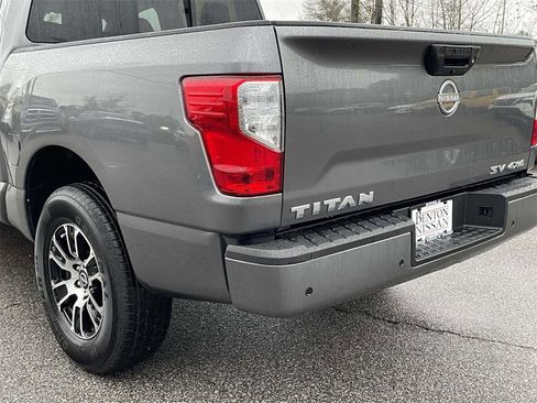 Used 2024 Nissan Titan SV image 12