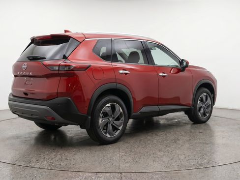 Used 2025 Nissan Rogue SV AWD/4WD image 9