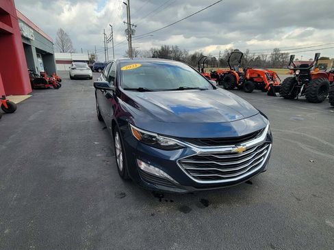 Used 2021 Chevrolet Malibu LT image 3