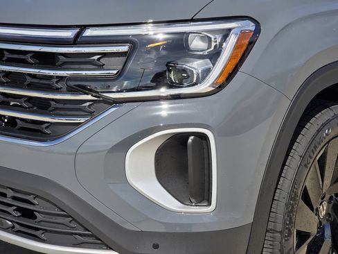 New 2026 Volkswagen Atlas SE FWD image 7