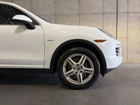 Used 2014 Porsche Cayenne Diesel AWD/4WD image 11