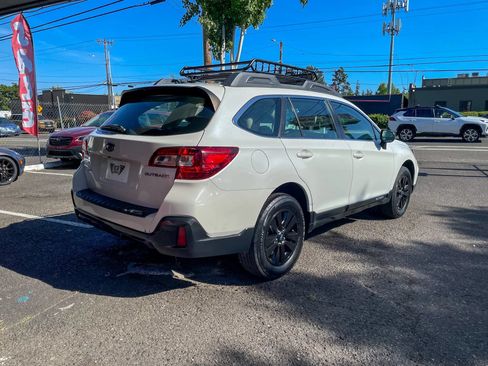 Used 2018 Subaru Outback 2.5i AWD/4WD image 5