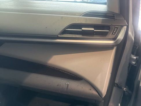 Used 2021 Toyota Sienna XLE FWD image 9