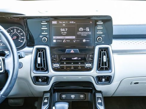 Used 2021 Kia Sorento S w/ Panoramic Sunroof Package AWD/4WD image 13