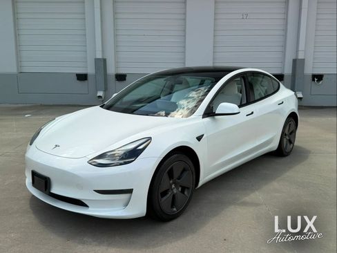 Used 2023 Tesla Model 3 Standard Range RWD image 1