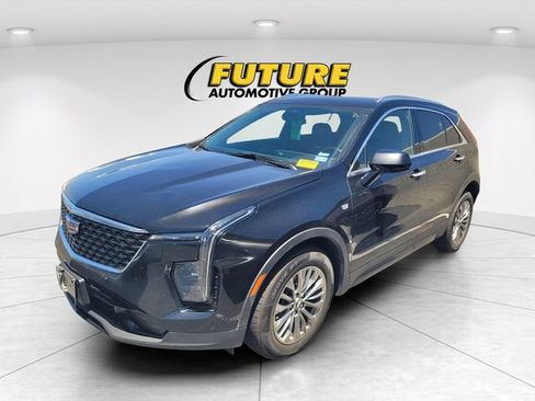 Used 2024 Cadillac XT4 Premium Luxury FWD image 2
