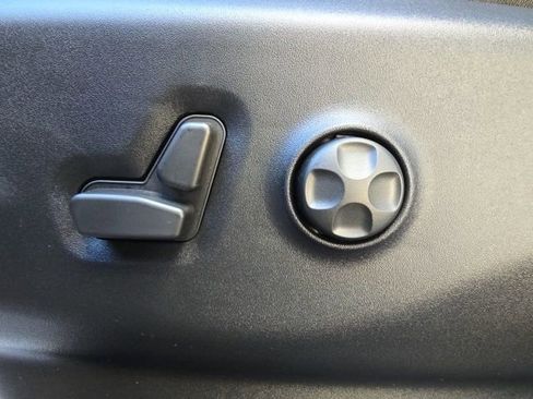 New 2026 Chrysler Pacifica Select image 8