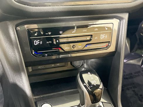 Used 2022 Volkswagen Tiguan SE R-Line image 15