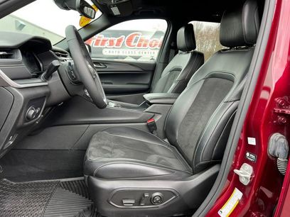 Used 2024 Jeep Grand Cherokee Altitude