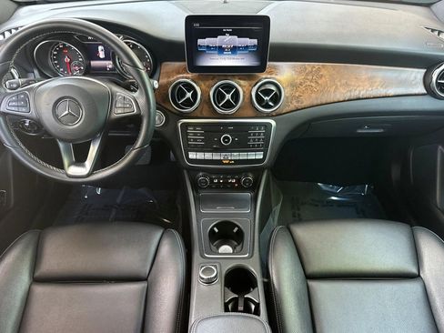 Used 2018 Mercedes-Benz GLA 250 4MATIC image 14
