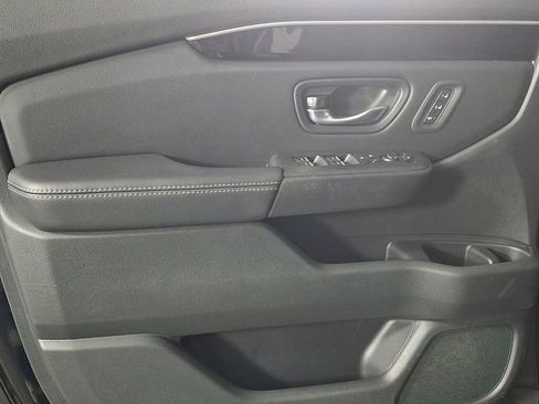 Used 2024 Honda Pilot Touring image 15