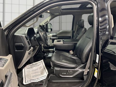 Used 2018 Ford F150 XLT w/ Equipment Group 302A Luxury AWD/4WD image 9