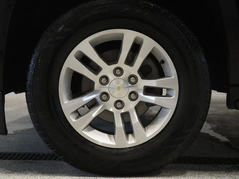 Used 2018 Chevrolet Tahoe LT image 9