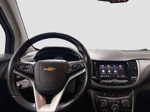 Used 2020 Chevrolet Trax LT w/ LT Convenience Package AWD/4WD image 22