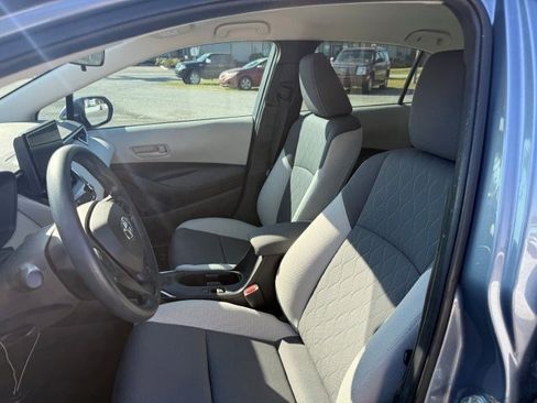 Used 2023 Toyota Corolla LE image 4
