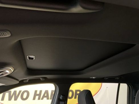 New 2025 Jeep Grand Cherokee L Laredo w/ Luxury Tech Group I image 25