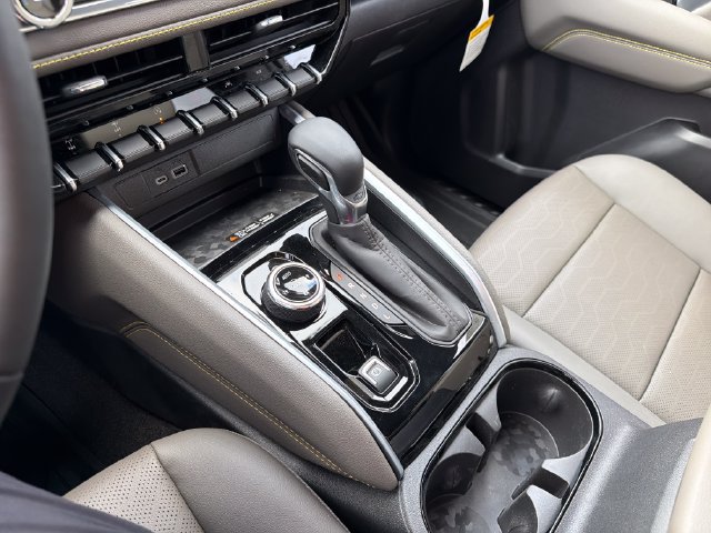 New 2026 Chevrolet Colorado ZR2 w/ Technology Package AWD/4WD image 26