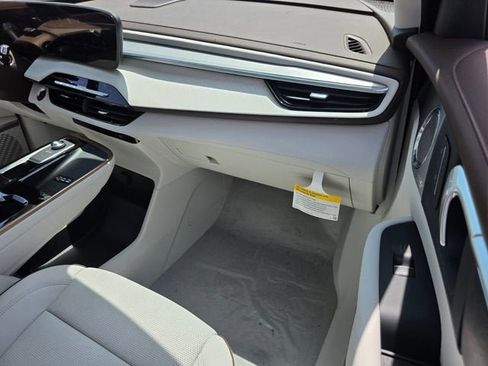 New 2026 Buick Enclave Avenir AWD/4WD image 18