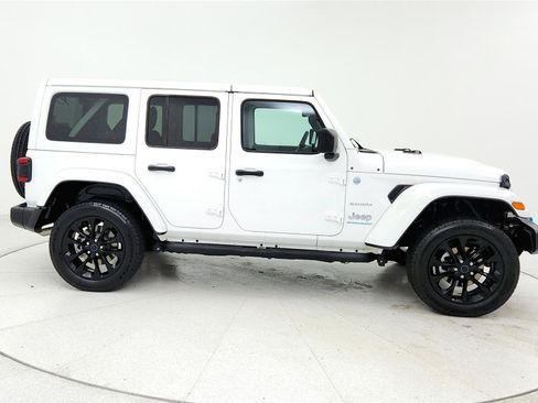 Used 2024 Jeep Wrangler Unlimited Sahara w/ Technology Group AWD/4WD image 6