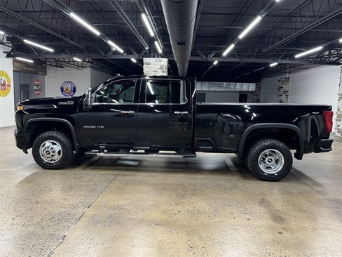 Used 2020 Chevrolet Silverado 3500 High Country w/ Technology Package AWD/4WD image 4