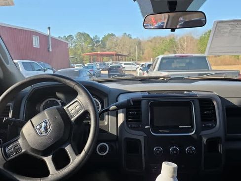 Used 2018 RAM 2500 Tradesman w/ Chrome Appearance Group image 4