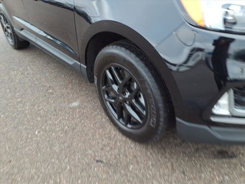 Certified 2024 Ford Edge SEL w/ Convenience Package image 5