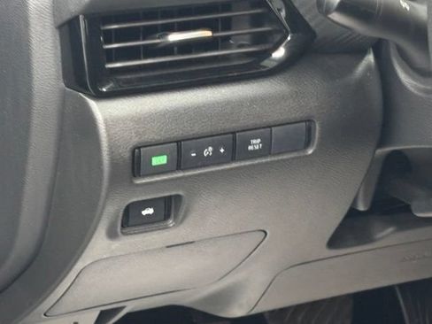 Used 2024 Nissan Sentra SV FWD image 14