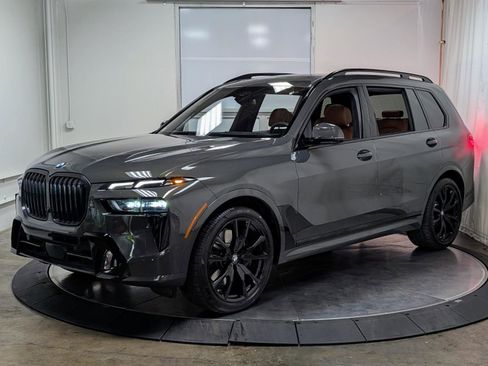 Used 2026 BMW X7 xDrive40i w/ Executive Package image 4