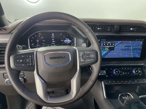 Used 2025 GMC Sierra 1500 Denali image 11