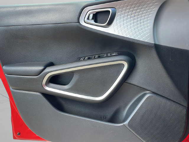 Used 2022 Kia Soul LX FWD image 30