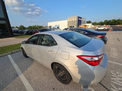 Used 2014 Toyota Corolla LE FWD image 24