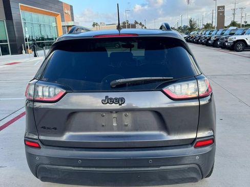 Used 2020 Jeep Cherokee Latitude Plus AWD/4WD image 3