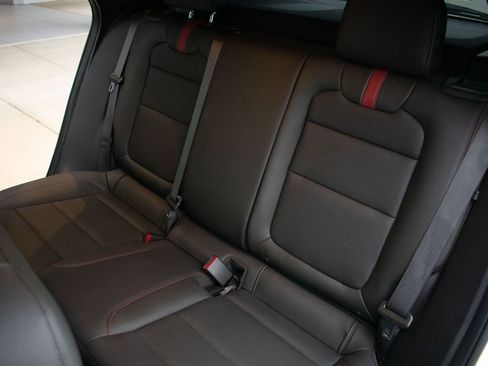 Used 2025 Chevrolet Trax RS image 14