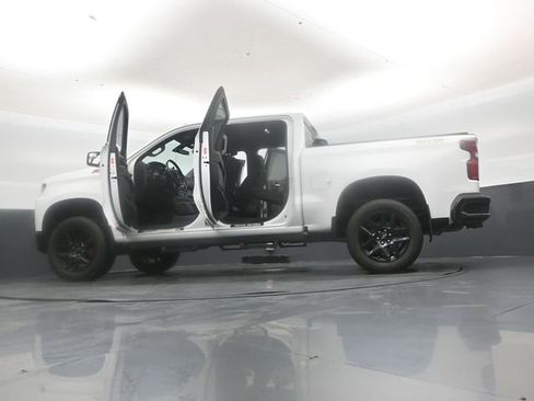 Used 2022 Chevrolet Silverado 1500 Custom Trail Boss AWD/4WD image 52