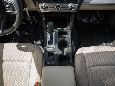 Used 2018 Subaru Outback 2.5i AWD/4WD image 23