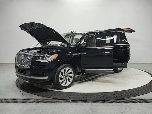 Used 2023 Lincoln Navigator L Reserve AWD/4WD image 12