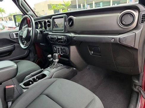 Used 2021 Jeep Gladiator Sport AWD/4WD image 12