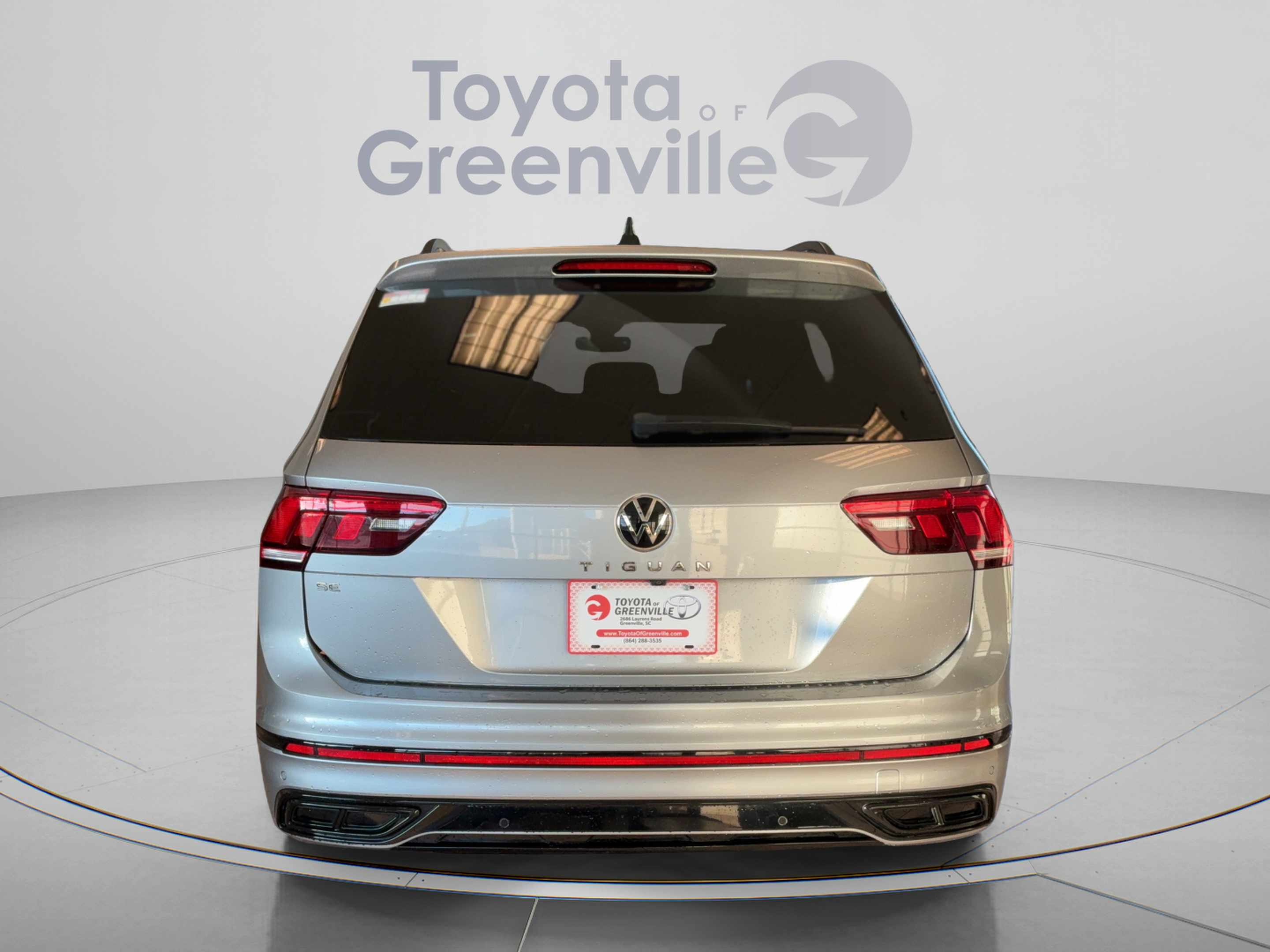 Used 2022 Volkswagen Tiguan SE R-Line FWD image 5