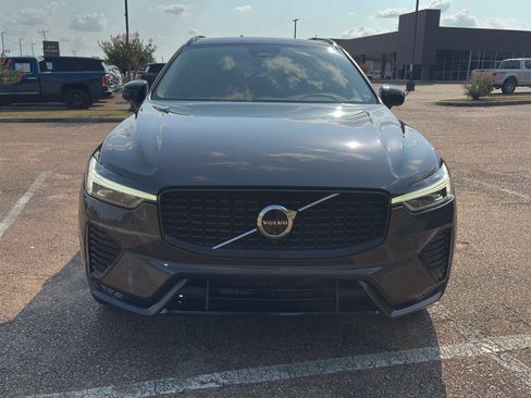 Used 2024 Volvo XC60 B5 Plus AWD/4WD image 2