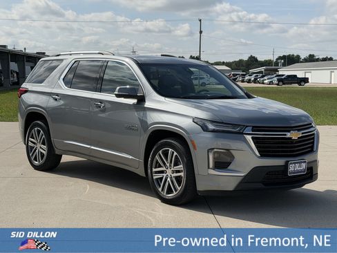 Used 2023 Chevrolet Traverse High Country AWD/4WD image 2